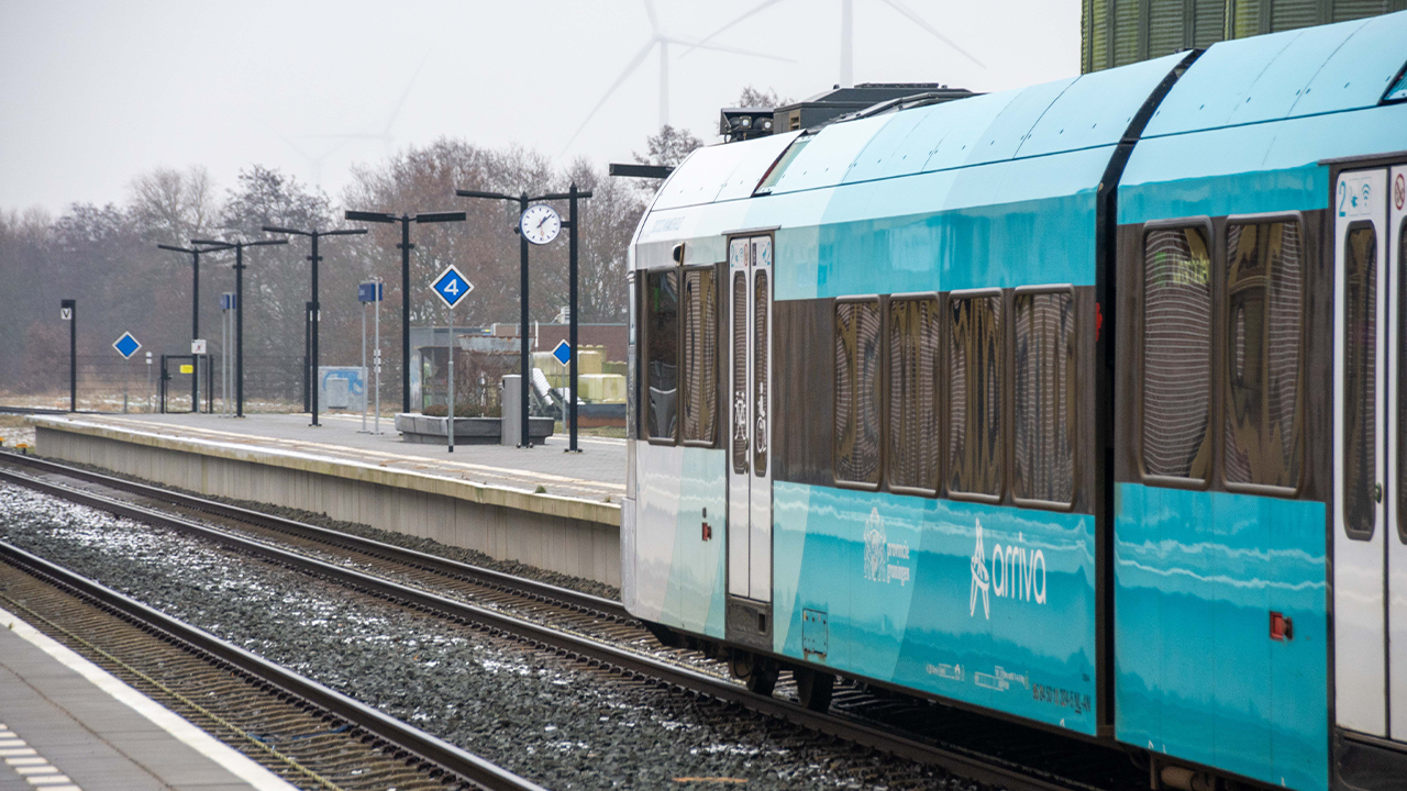 Arriva zet treinen stil als protest tegen geweld