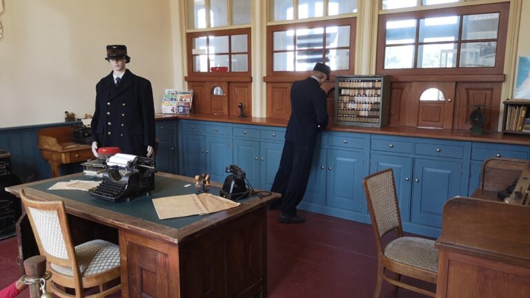 Trammuseum zuidbroek foto personeel toen TV