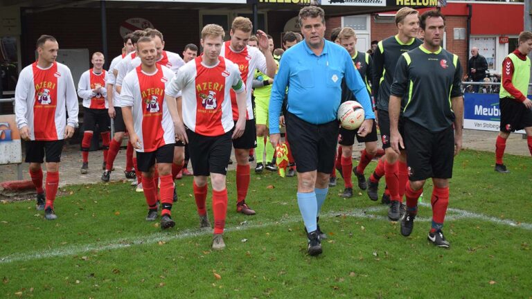 vv Siddeburen warmbad scheidsrechters 1