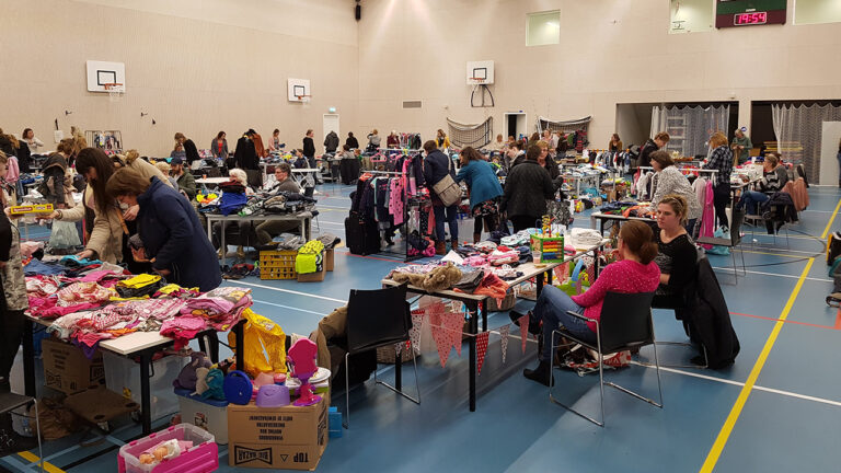 Kledingbeurs in Noordsuythoeve Noordbroek 2