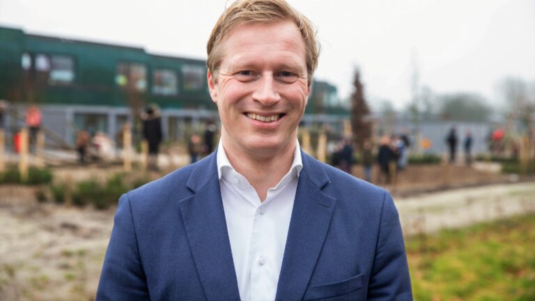 Wethouder Drenth scholenprogramma TV