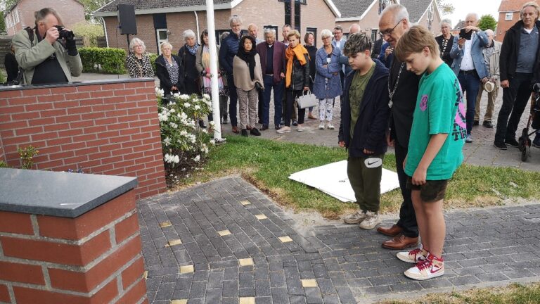 Stolpersteine Foxhol 2022 foto 2 TV