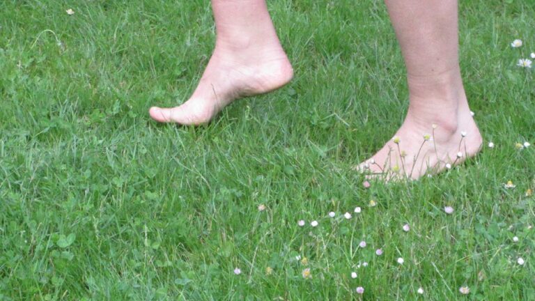 Foto blote voeten TV