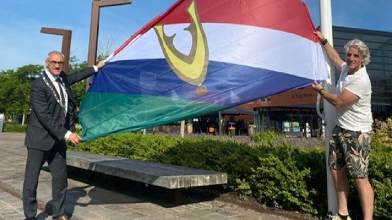 hijsen veteranenvlag TV