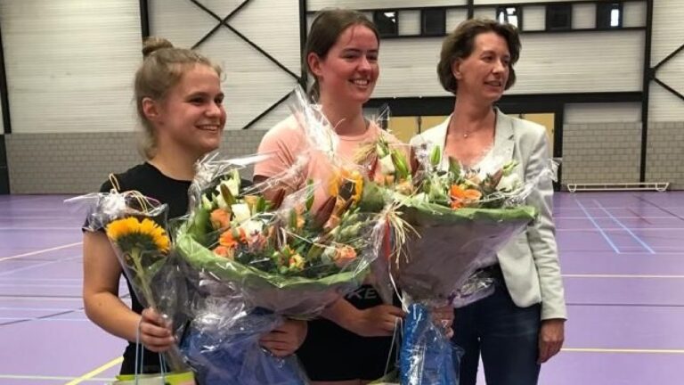 huldiging hoesen trampoline springsters TV