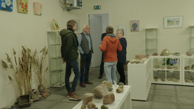 Bezoekers stenenmuseum