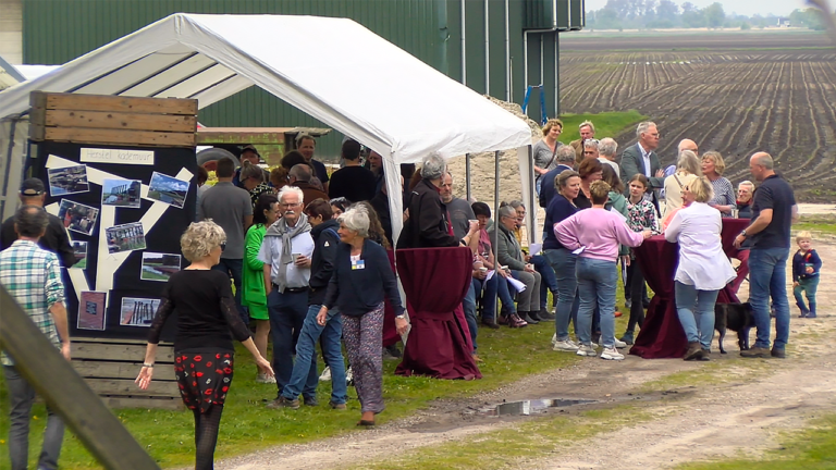 Hellum Onthulling 6 mei (1280 720)