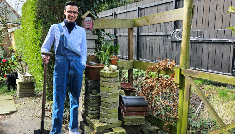 tegels eruit groen erin Roshano TV