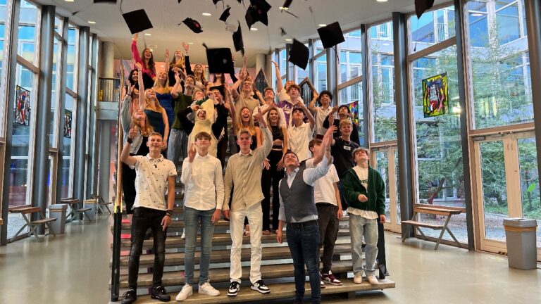 diplomering Aletta mavo mentor Marvin Wolthof TV