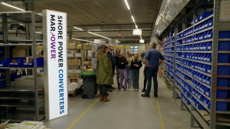 Sequence 02.00_01_41_17.Still001TV