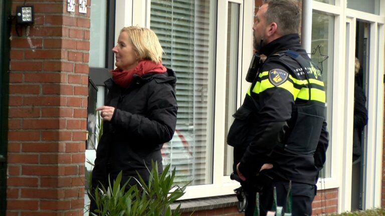 Sequence 05.00_02_32_24.Still001TV