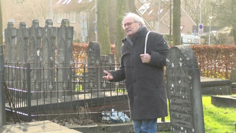 Sequence 04.00_01_42_23.Still002TV