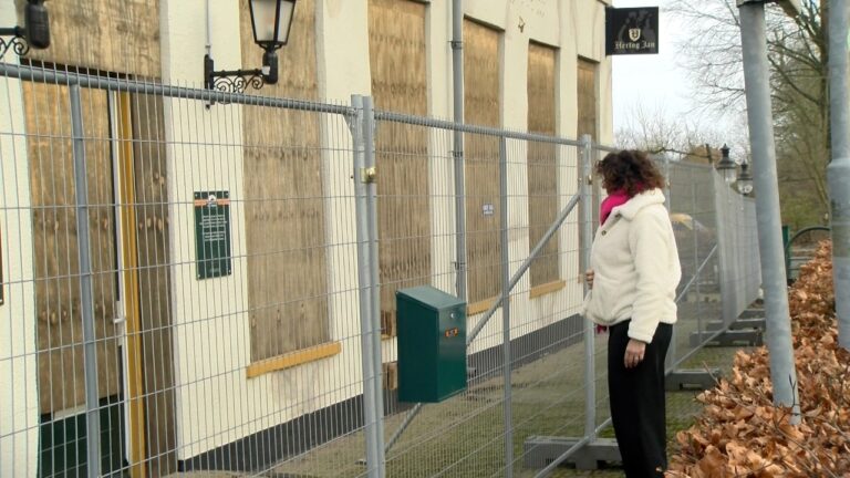 Sequence 06.00_00_56_11.Still001TVTV