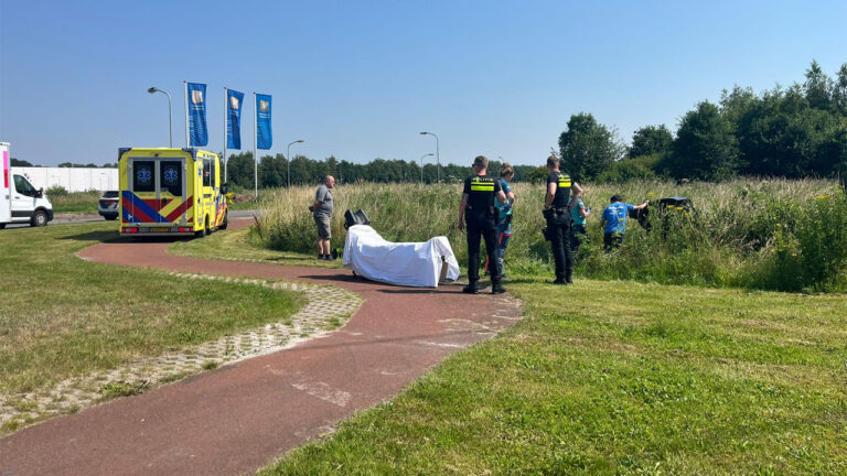 Auto te water 27 juni 2024