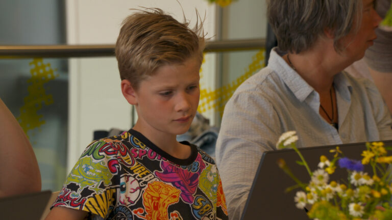 Bloemenfeest in Bibliotheek Hoogezand.