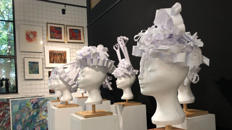 LEERLINGEN EXPOSEREN IN ARTOTHEEK