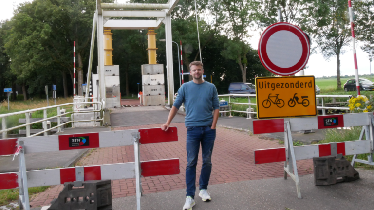 Dorus Heijnen van dorpsbelangen Woudbloem.