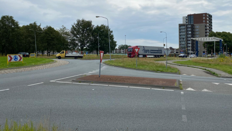 Knijpslaanbrug Hoogezand + deel rotonde