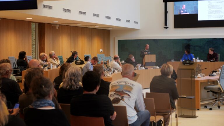 Defensie woordvoerder raadzaal 19 sep 2024 - Munitiedepot MG