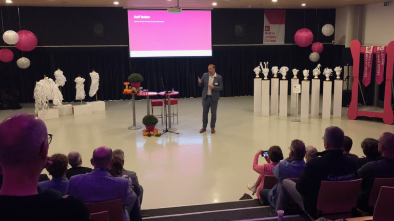Onderwijs, overheid en ondernemers in gesprek op het Aletta Jacobs college
