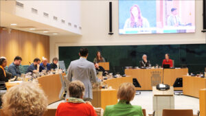 Roshano Dewnarain in debat met Marian Van Dijken - Raadsvergadering 28 november 2024