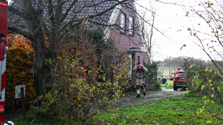 Brandweer van Harkstede uitgerukt voor woningbrand in Westerbroek