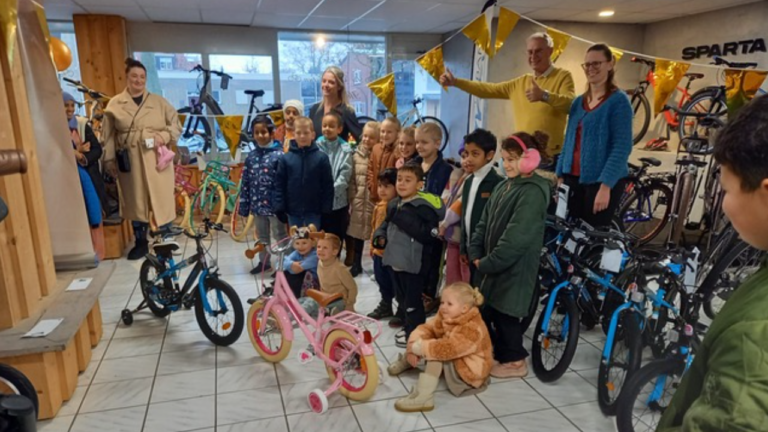 fietsenactie van de Speelgoedbank Amalia