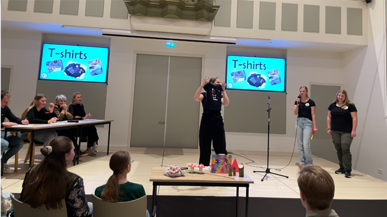 Leerlingen overtreffen zichzelf tijdens pitchavond in Siddeburen voor lokale ondernemers, docenten en ouders