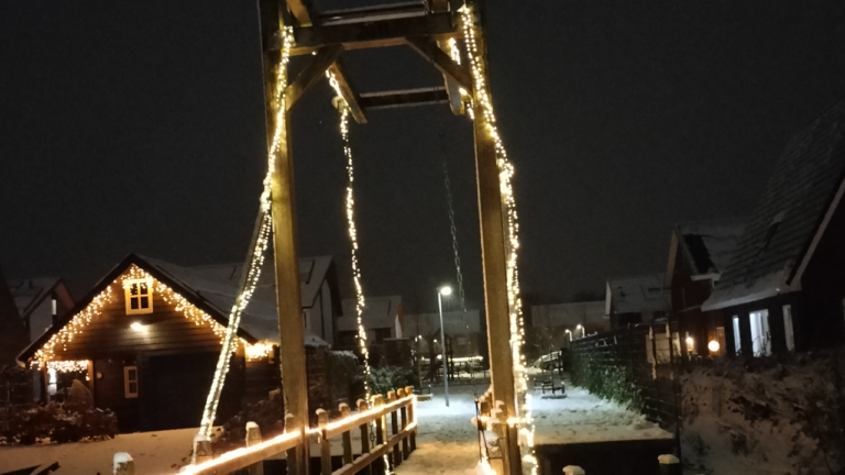 De brug bij de ijsbaanlocatie