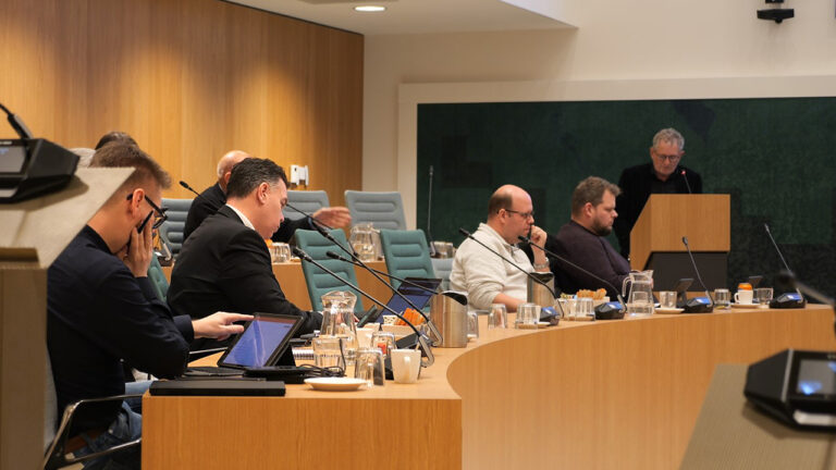 Raad geschoffeerd door college - ozb verhoging (12 dec 2024)