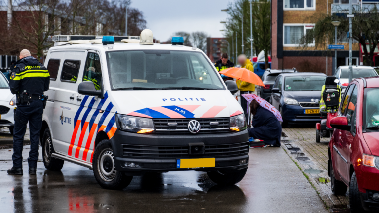 Scootmobieler gewond na aanrijding met auto op Erasmusweg in Hoogezand