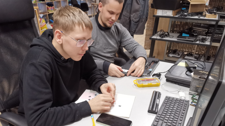 testpanel linuxlaptops voor  computerbank