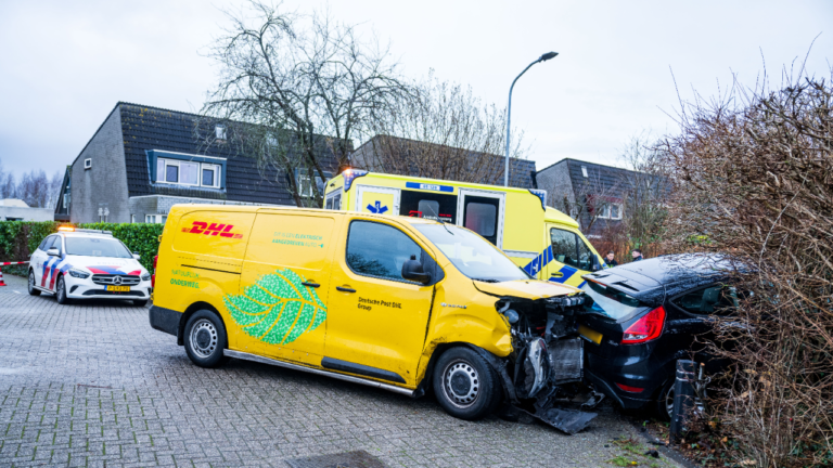 aanrijding op de kruising van de Ruimtevaartlaan met de Telstar en de Tiros in Hoogezand