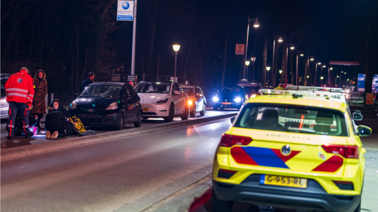Voetganger gewond na aanrijding op Kerkstraat in Hoogezand