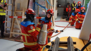 Brandweer Hoogezand wint jeugdbrandweervaardigheidstoetsen in Farmsum.