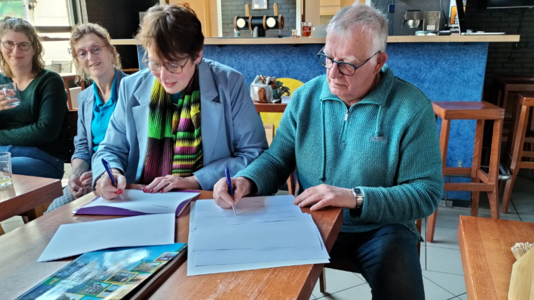 Ondertekening dorpsvisie Muntendam