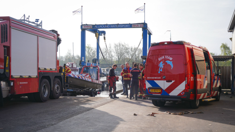 Zuidlaardermeer bij Kropswolde schipper in nood