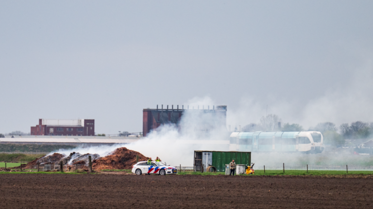 Brand langs spoor tussen Zuidbroek en Sappemeer