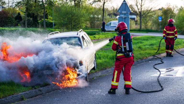 Autobrand op Woldweg in Kropswolde