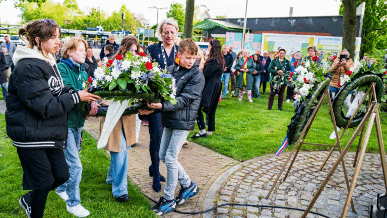 Dodenherdenking Joodsmonument station Hoogezand 2025.
