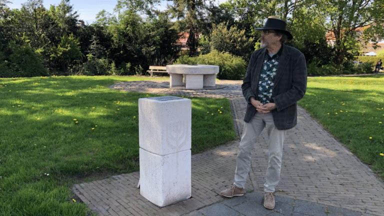 Het Joods monument bij station in Hoogezand van Lucas Klein