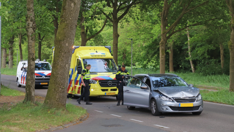 Botsing camper en personen auto, ter hoogte van de Kleinemeersterstraat