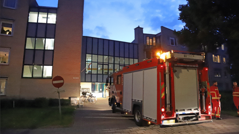 Brandweer naar de Rembrandtlaan in Hoogezand voor een koolmonoxide alarm