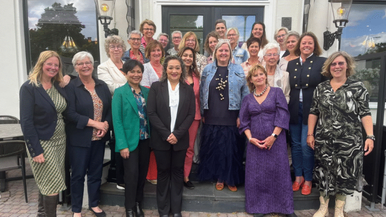 Jolanda Klunder veertig jaar verbonden an dr. Aletta Jacobs College in Hoogezand.