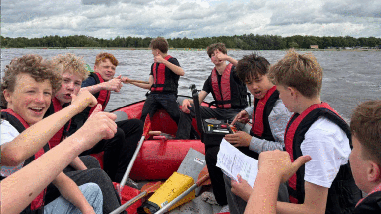 Jonge onderzoekers op het water, Aletta 2025