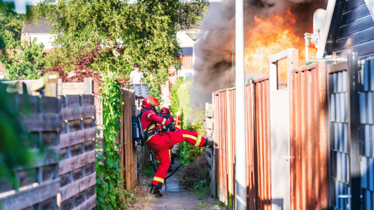 uitslaande brand aan Van Noortstraat in Hoogezand