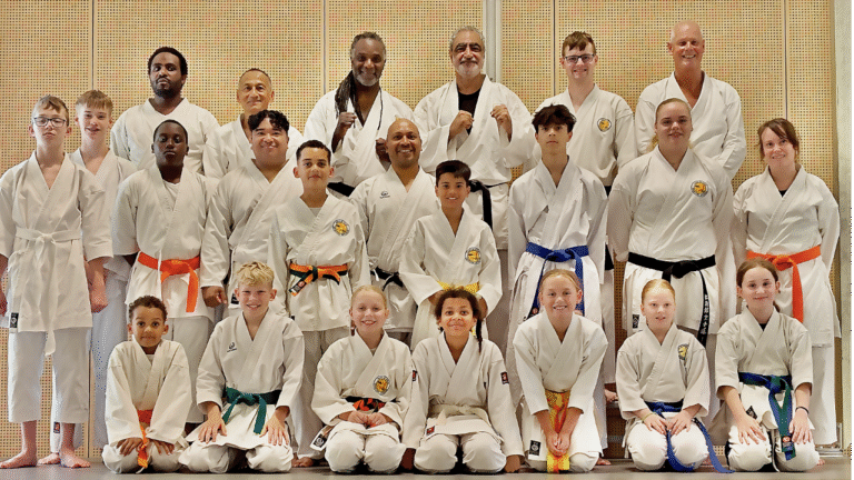 Internationale training bij Karate-do Hyōshi in Hoogezand