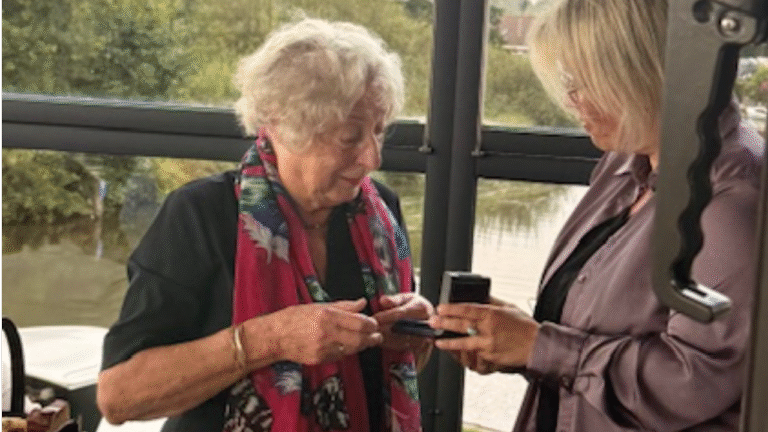 Ansje Bodewes-Knol,VVD’er MG ontvangt Thorbecke-penning