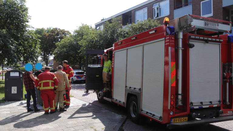 Brand geblust in een ondergrondse afvalcontainer aan de Pieter Langendijkstraat in Hoogezand.