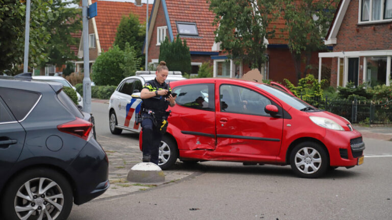 Kruising van de Burgemeester van Roijenstraat Oost en de Pieter Langendijkstraat in Hoogezand ongeval.